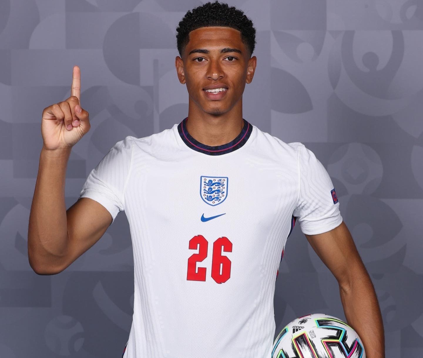 博尔哈：哈兰德是目前足坛最佳中锋；历史最佳中锋是德罗巴（博尔哈认为：哈兰德是当今足坛头号中锋，德罗巴则为史上最佳）