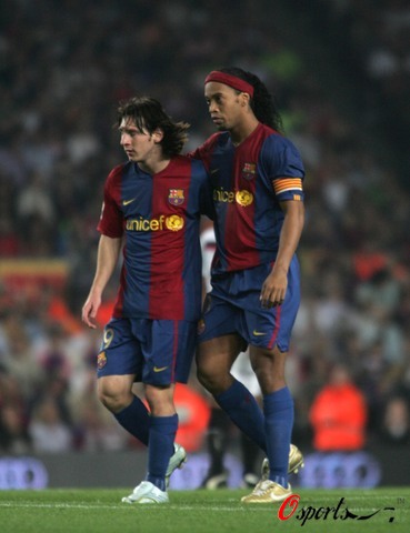 早报：拥有地表最强人类的从容感……怎么，你们没有吗？（早报：拥有地表最强人类的底气与从容——怎么，你们没有？）