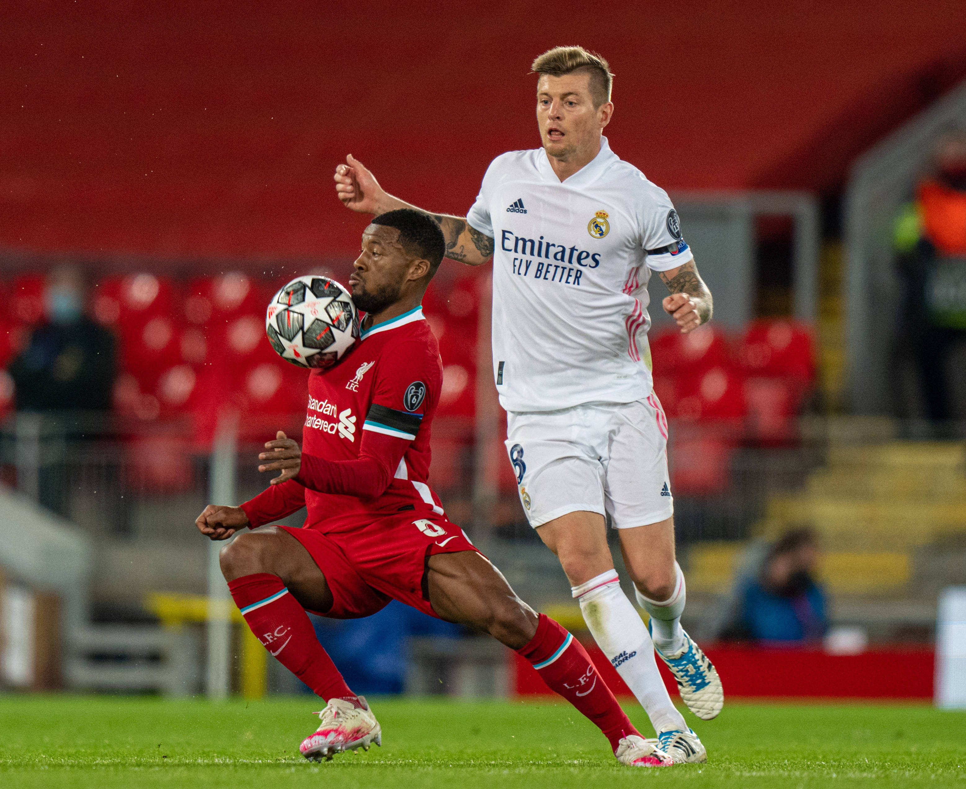 海外法国球员欧冠之夜：谢尔基、卡卢卢和扎格表现出色（欧冠之夜法国旅欧三将闪耀：谢尔基、卡卢卢与扎格高光发挥）