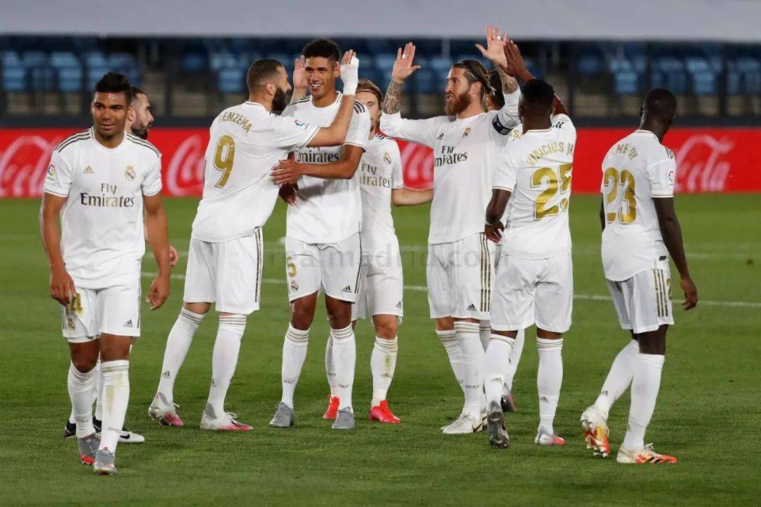 官方：库拉索主帅艾德沃卡特因家庭原因离队，无缘对阵牙买加（官方通报：库拉索主帅艾德沃卡特因家庭事务离队，缺席对牙买加一战）