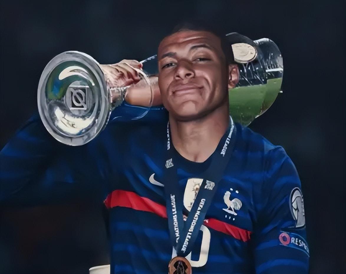 莫雷诺：第一天到米兰我还穿着卡通内裤，结果队友们都穿名牌（莫雷诺谈初到米兰：我穿卡通内裤，队友全是名牌）