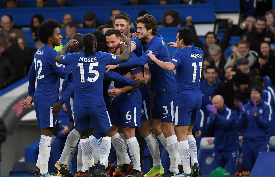 豪门悲喜夜：巴萨5-3六连胜4分领跑 利物浦3-3惨遭绝平 国米4-0登顶（豪门之夜冰火两重天：巴萨5-3豪取六连胜领跑4分，利物浦3-3遭绝平，国米4-0登顶榜首）