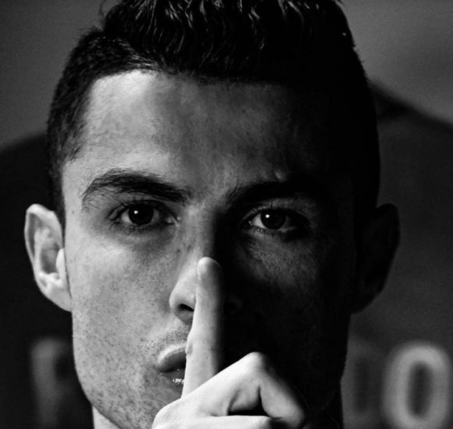 外媒：梅西在印度的雕像由45人耗费27天建成，高21.3米（外媒称印度为梅西竖立21.3米高雕像，45名工匠耗时27天打造）