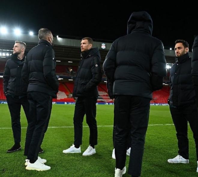 每体：杰拉德·马丁在左中卫上的表现，比其当左后卫时更亮眼（每体：杰拉德·马丁踢左中卫更出彩，强于担任左后卫时）