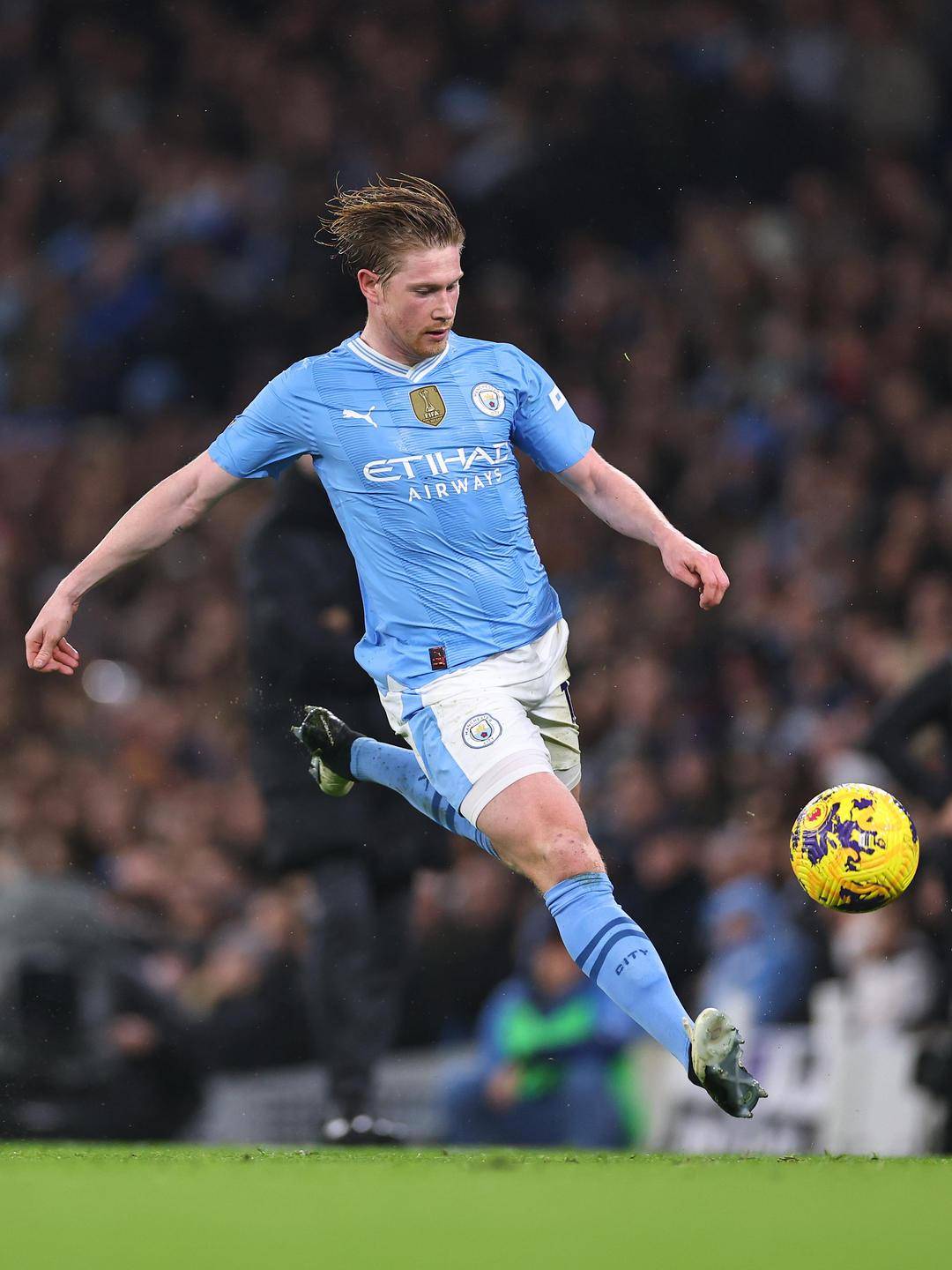 曼联引援总监评谢什科：速度快、弹跳强，风格有点像哈兰德（曼联引援总监谈谢什科：速度出众、弹跳惊人，踢法颇似哈兰德）