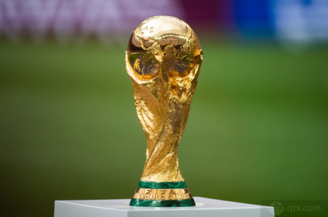 全市场：时隔半年后那不勒斯再次关注加纳乔，愿报价4500万欧（全市场：那不勒斯半年后重启追逐加纳乔，拟开出4500万欧报价）