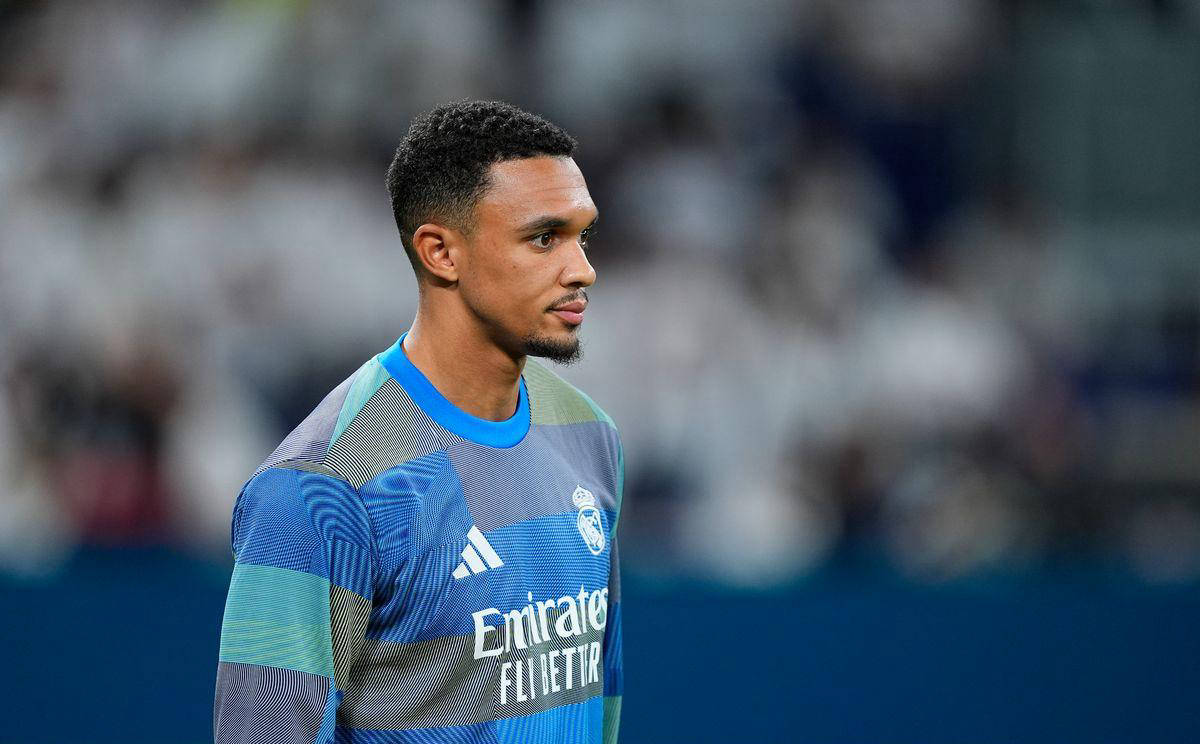 2025年度德甲积分榜：拜仁34场仅1负遥遥领先，勒沃库森第二（2025德甲积分榜：拜仁34战仅负一场领跑，勒沃库森位居次席）