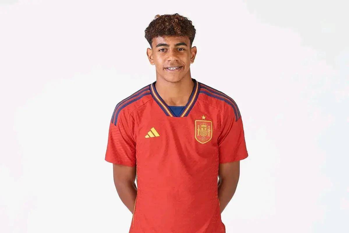 中国足协发起2025全民足球挑战，多名英超球员前来助阵（中国足协启动2025全民足球挑战赛，英超多位球星助阵）